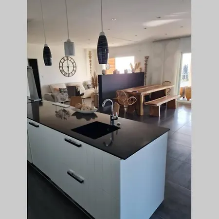 Individuelle Avec Piscine Privee Chauffee Proche Commerces Et 别墅 *