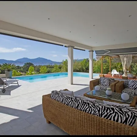 Individuelle Avec Piscine Privee Chauffee Proche Commerces Et *