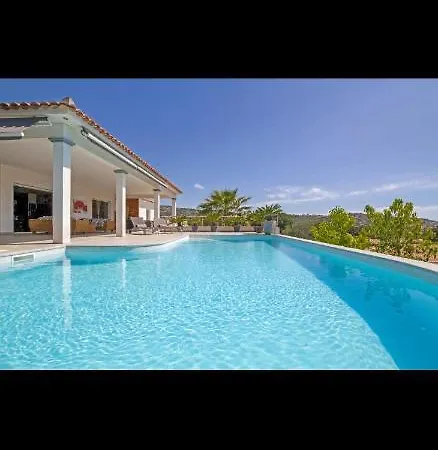 Individuelle Avec Piscine Privee Chauffee Proche Commerces Et