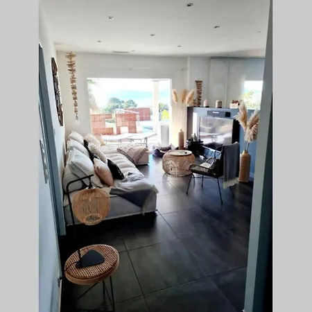 Individuelle Avec Piscine Privee Chauffee Proche Commerces Et 波尔蒂乔